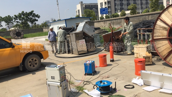 變頻串聯(lián)諧振試驗(yàn)裝置